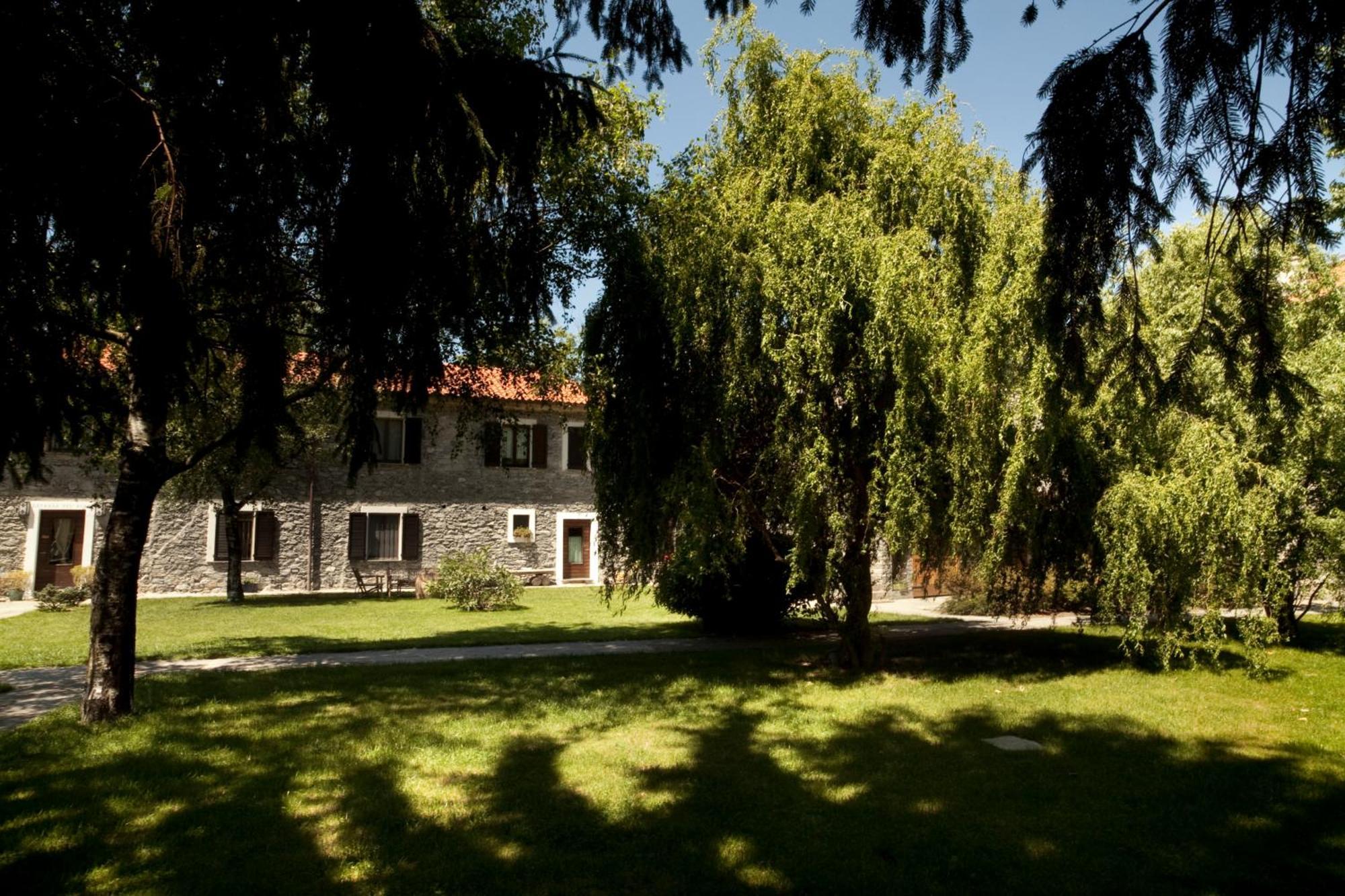 Cascina Borgofrancone Aparthotel Gera Lario Exteriör bild